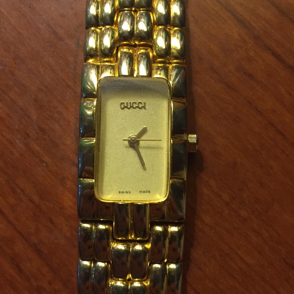 Ladies Gucci Watch - Picture 1 of 2